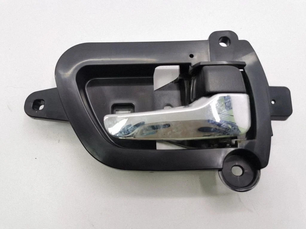 Tagaukse sisemine käepide – Mitsubishi Outlander (2001-2007)