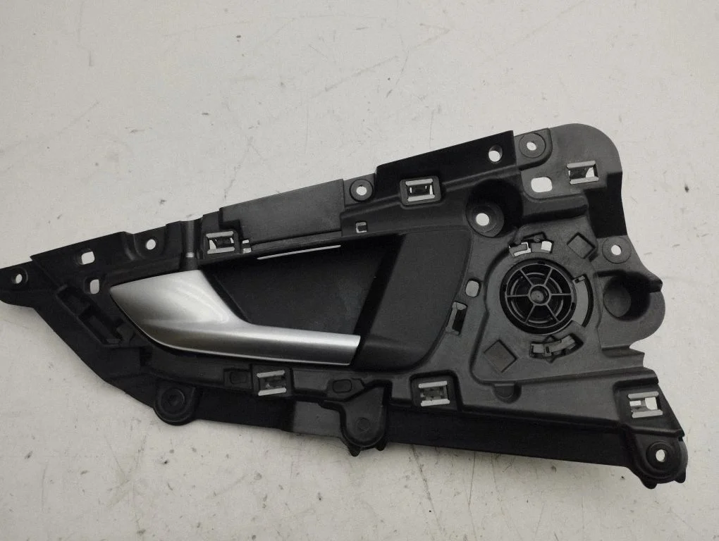 Rear door interior handle 4G8839019