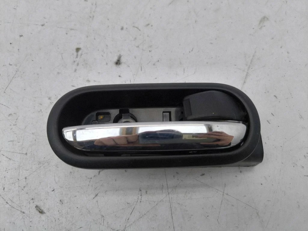Rear door interior handle – right