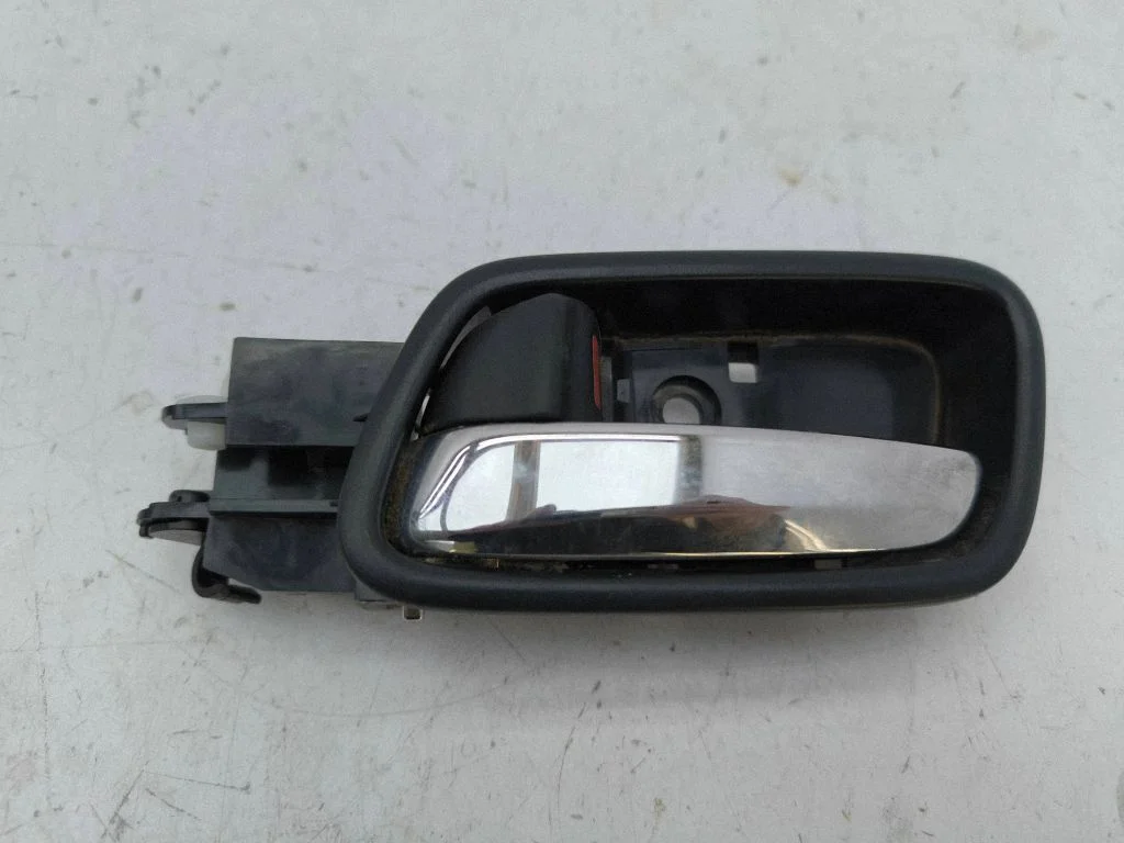 Rear door interior handle – left