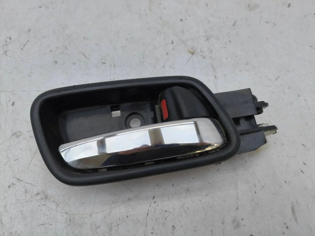 Rear door interior handle – right