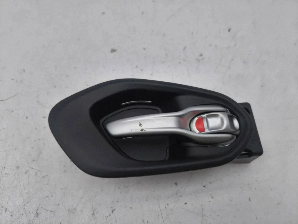 Rear door interior handle 68141925AC