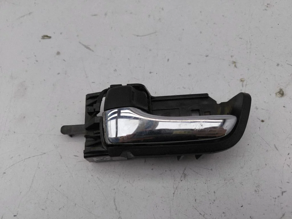 Rear door interior handle 6927447010