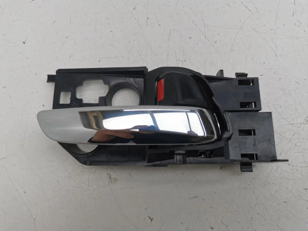 Rear door interior handle – right