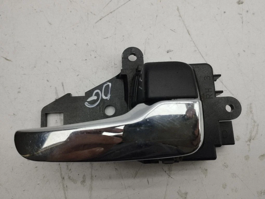 Rear door interior handle MN105360