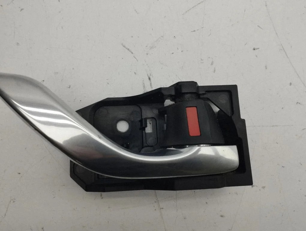 Klamka wewnętrzna drzwi tylnych KD53T8314