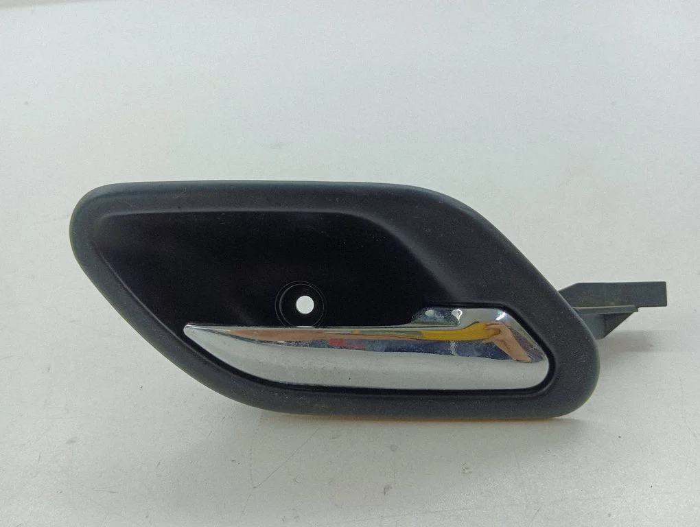 Rear door interior handle 8226050