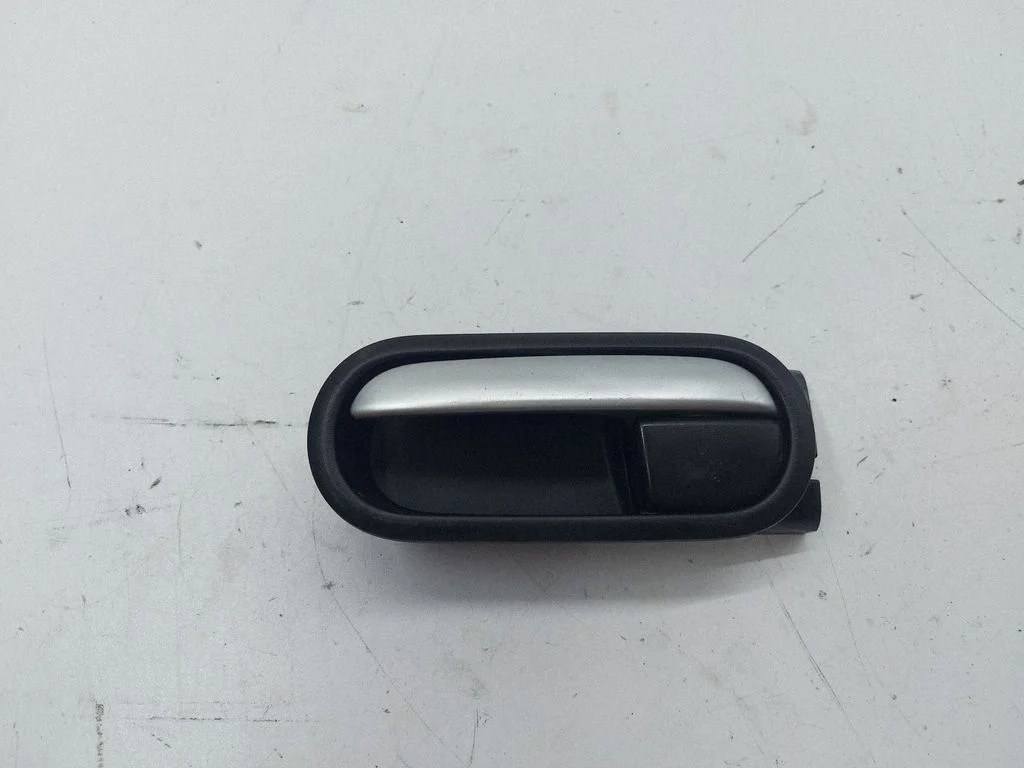 Rear door interior handle – left