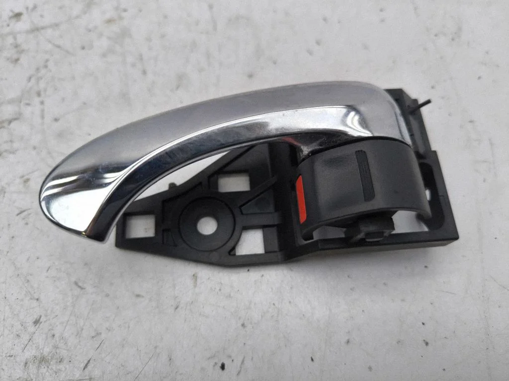 Rear door interior handle – left
