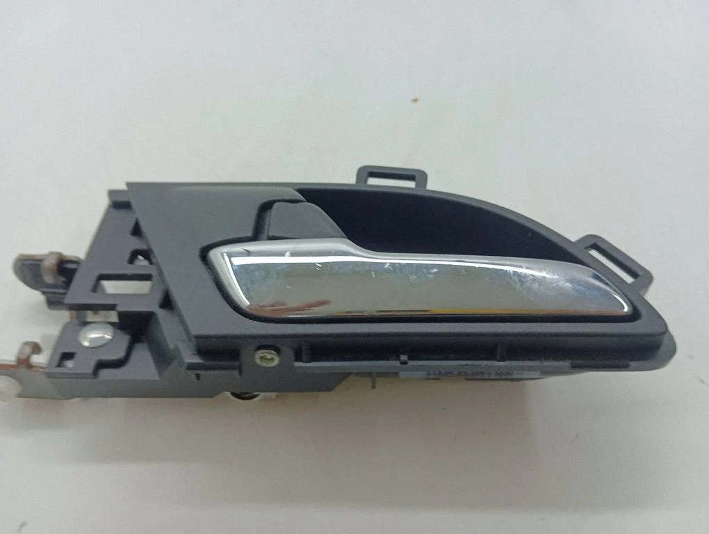 Rear door interior handle – left