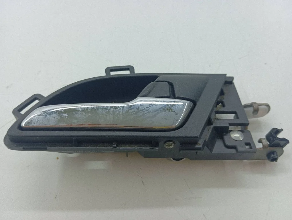 Rear door interior handle – right