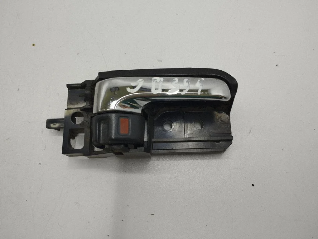 Aizmugurējais iekšējais atvēršanas rokturis 50594A2