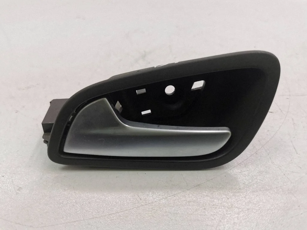 Rear door interior handle 151334LAA