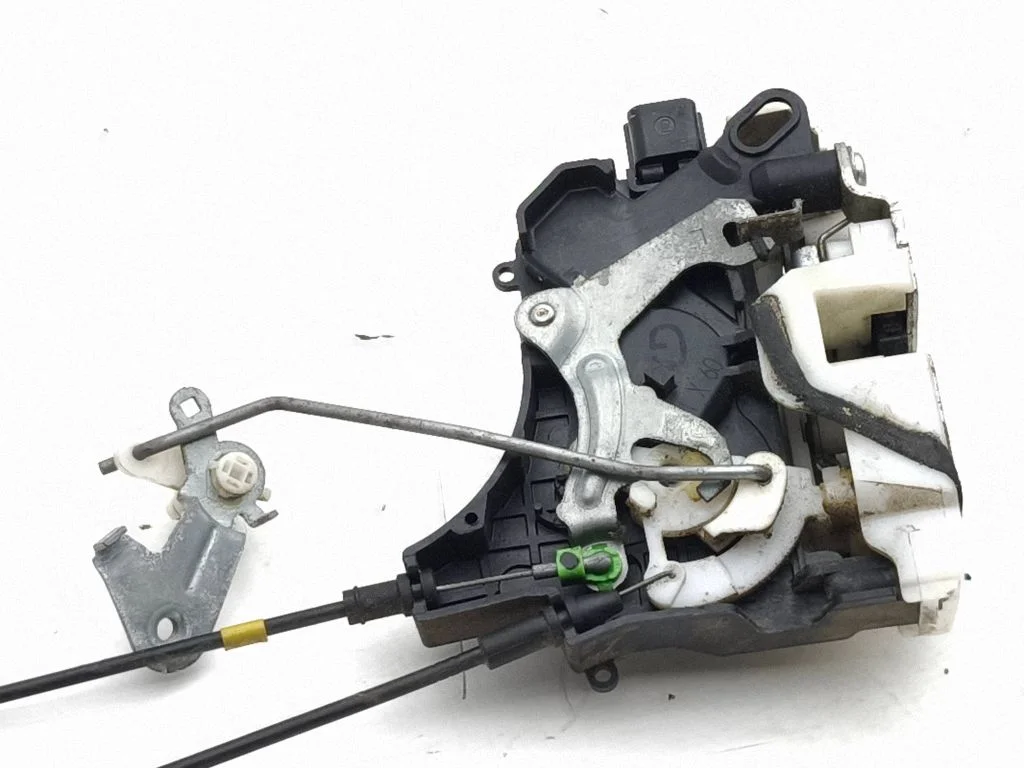 Rear door lock – right