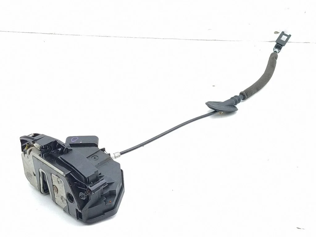 Zamek drzwi tylnych EM2AR26413CC