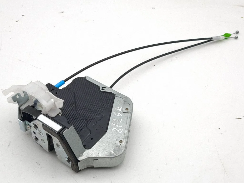 Rear door lock – left