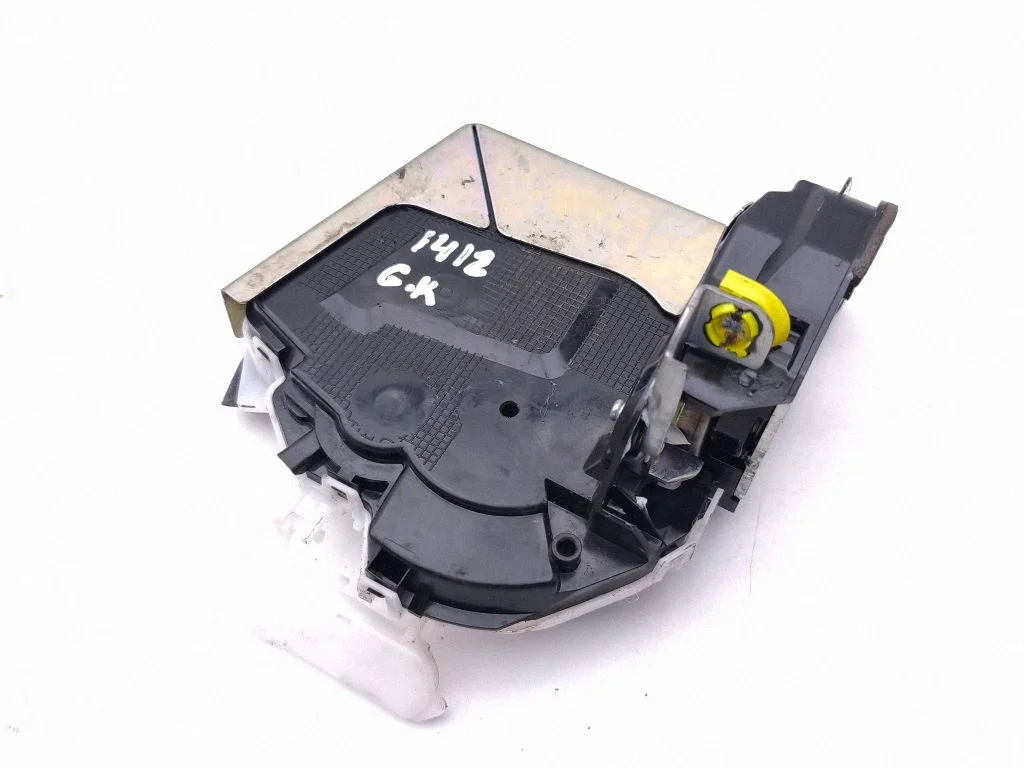 Rear door lock – left