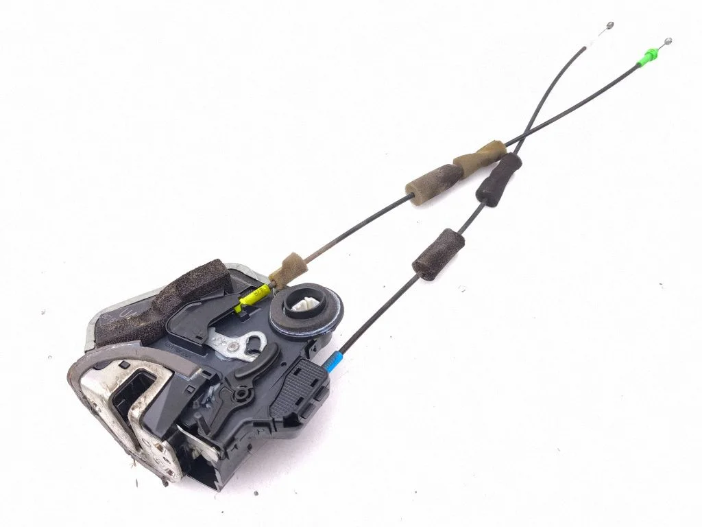 Rear door lock 6C1616