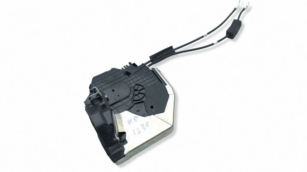 Aizmugurējo durvju slēdzene N0915120