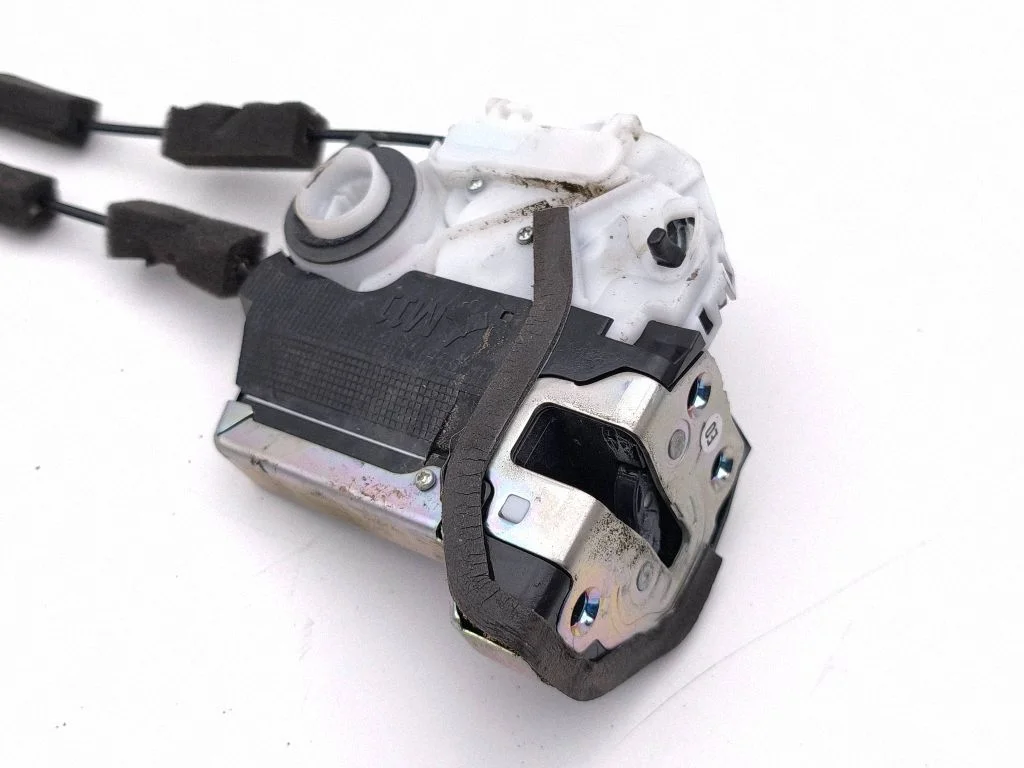 Rear door lock – left