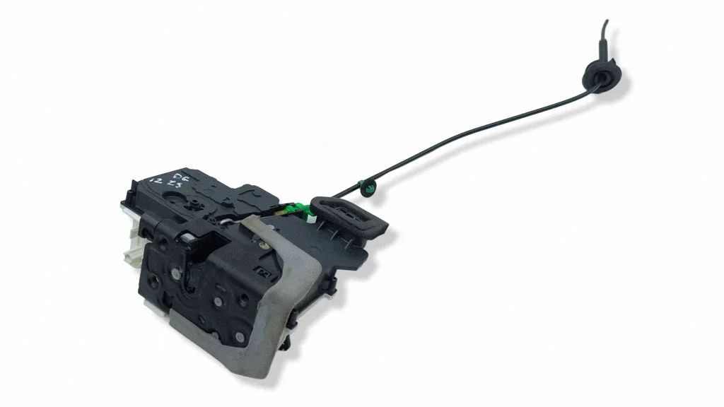Aizmugurējo durvju slēdzene – Porsche Taycan 9J1 (2019-)