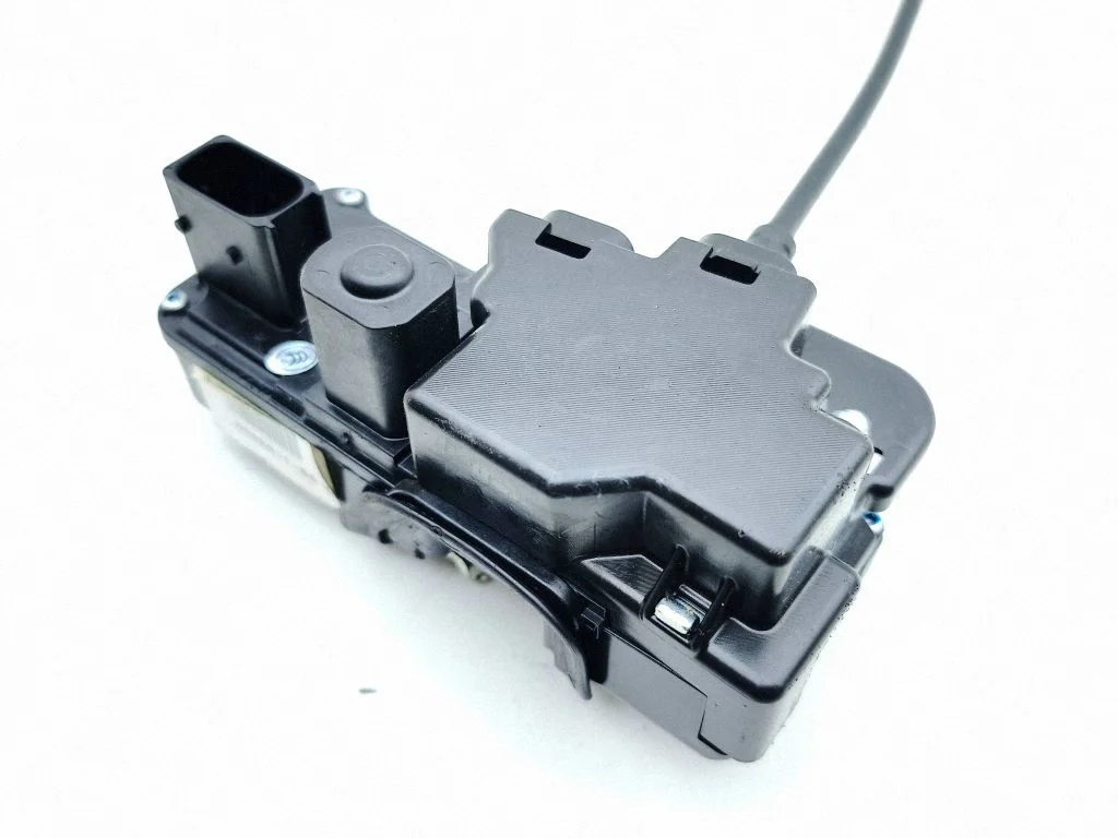 Rear door lock – Tesla Model S (2012-)