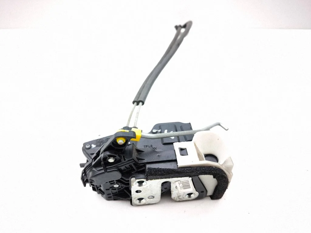 Rear door lock T3L130512