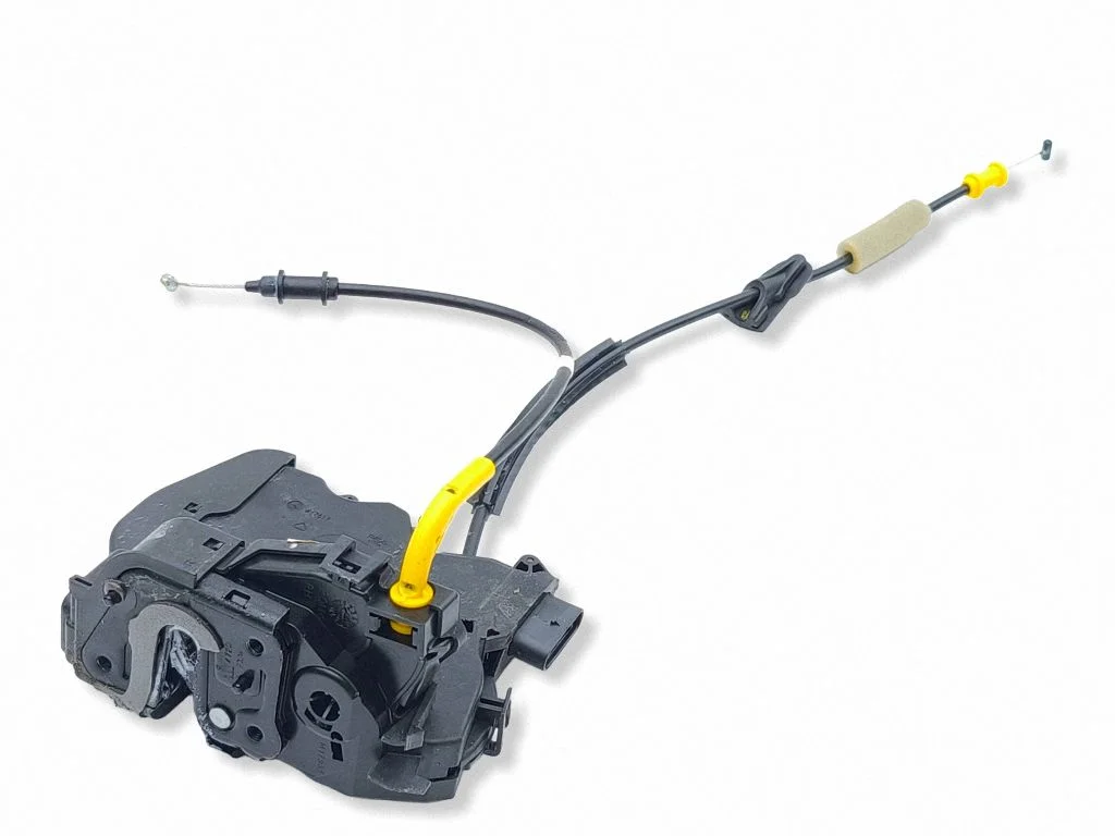 Rear door lock 9832797380