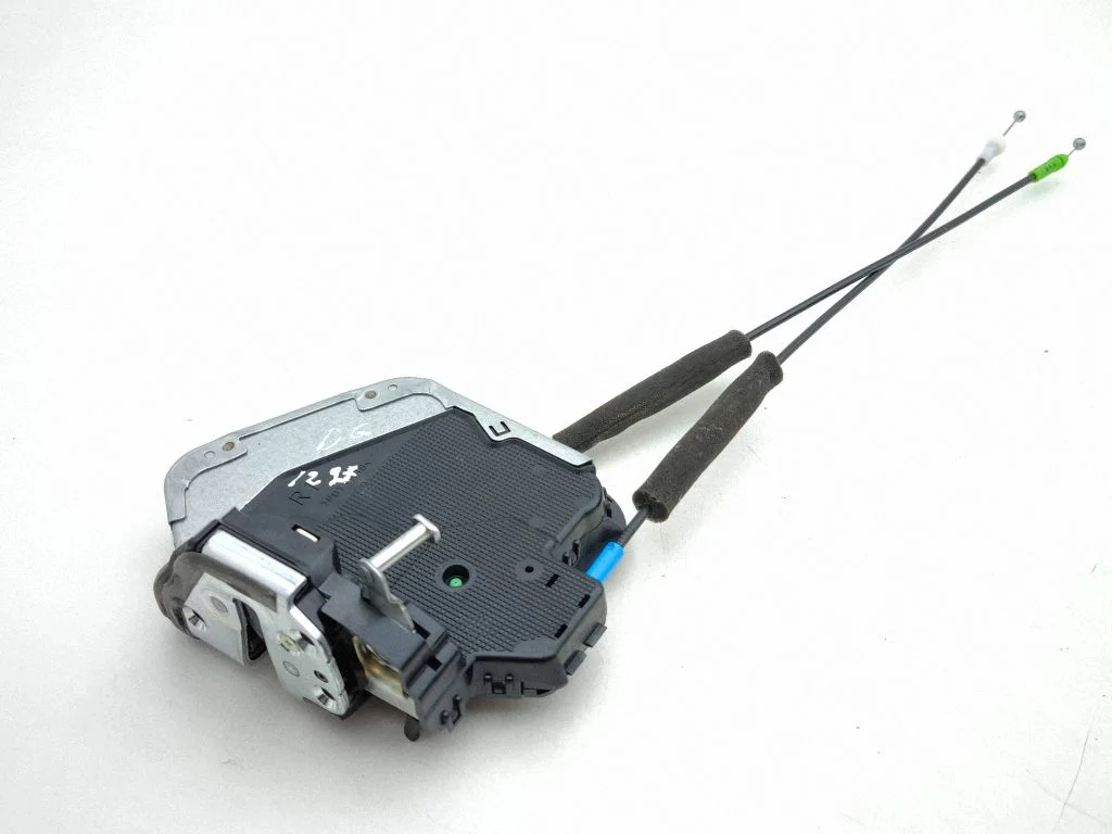 Rear door lock 3A0916