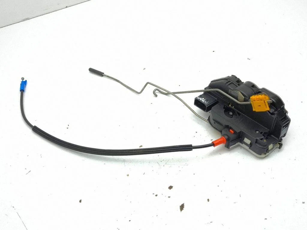 Rear door lock – left
