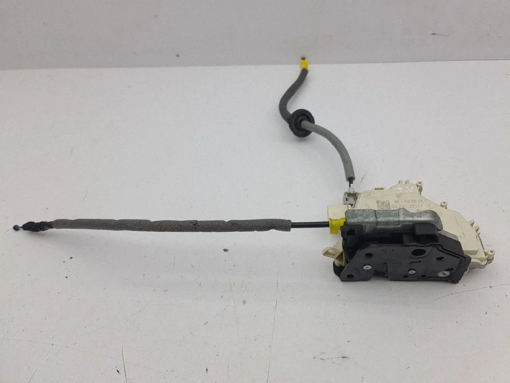 Rear door lock 4G0839015F