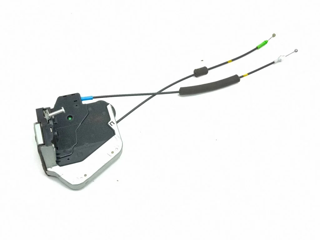 Rear door lock 9E3106