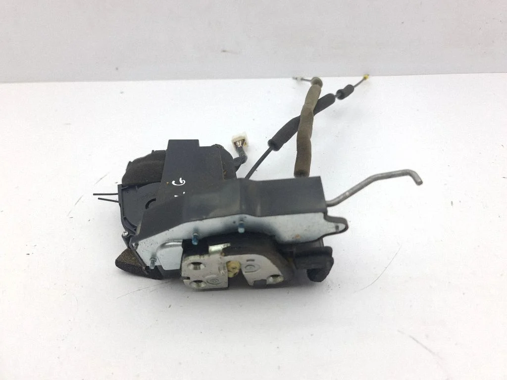 Rear door lock – left