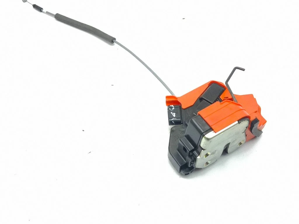 Rear door lock 81410Q0100