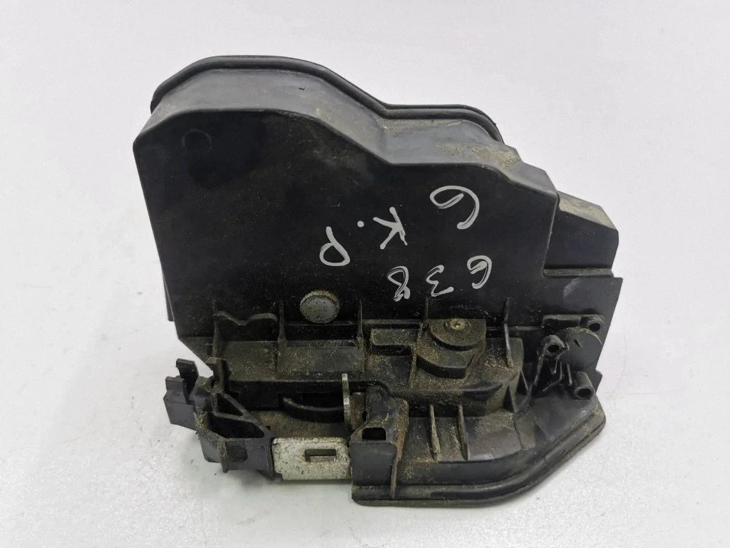 Aizmugurējo durvju slēdzene – BMW 5. sērija E60 E61 (2004-2010)