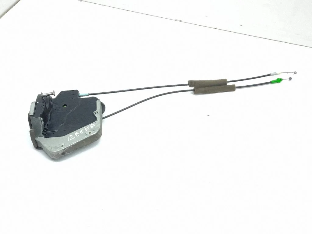 Rear door lock 5C0701