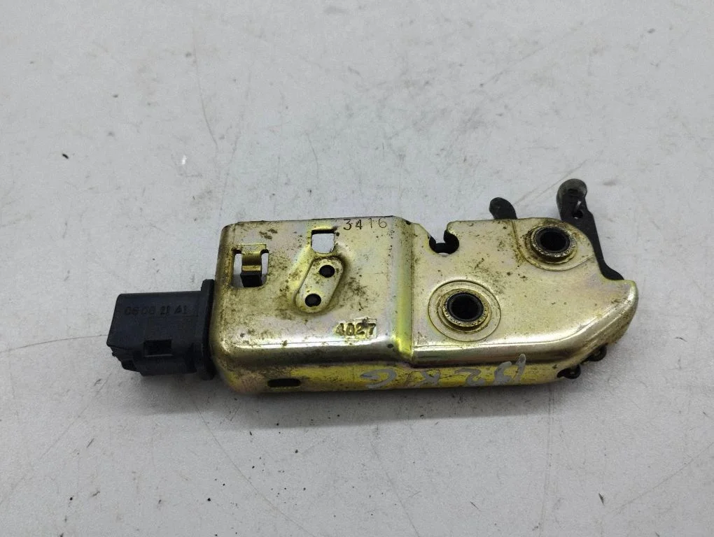 Rear door lock – Chrysler Voyager (2004-2007)