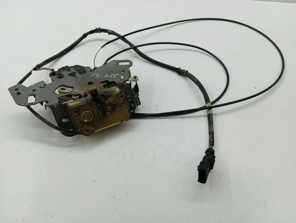 Rear door lock – Chrysler Voyager (1996-2001)
