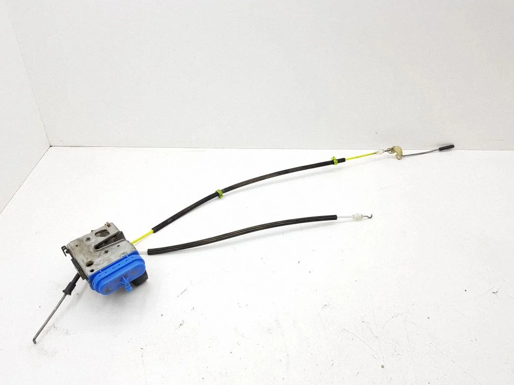 Rear door lock – Audi A4 S4 B5 8D (1994-1999)