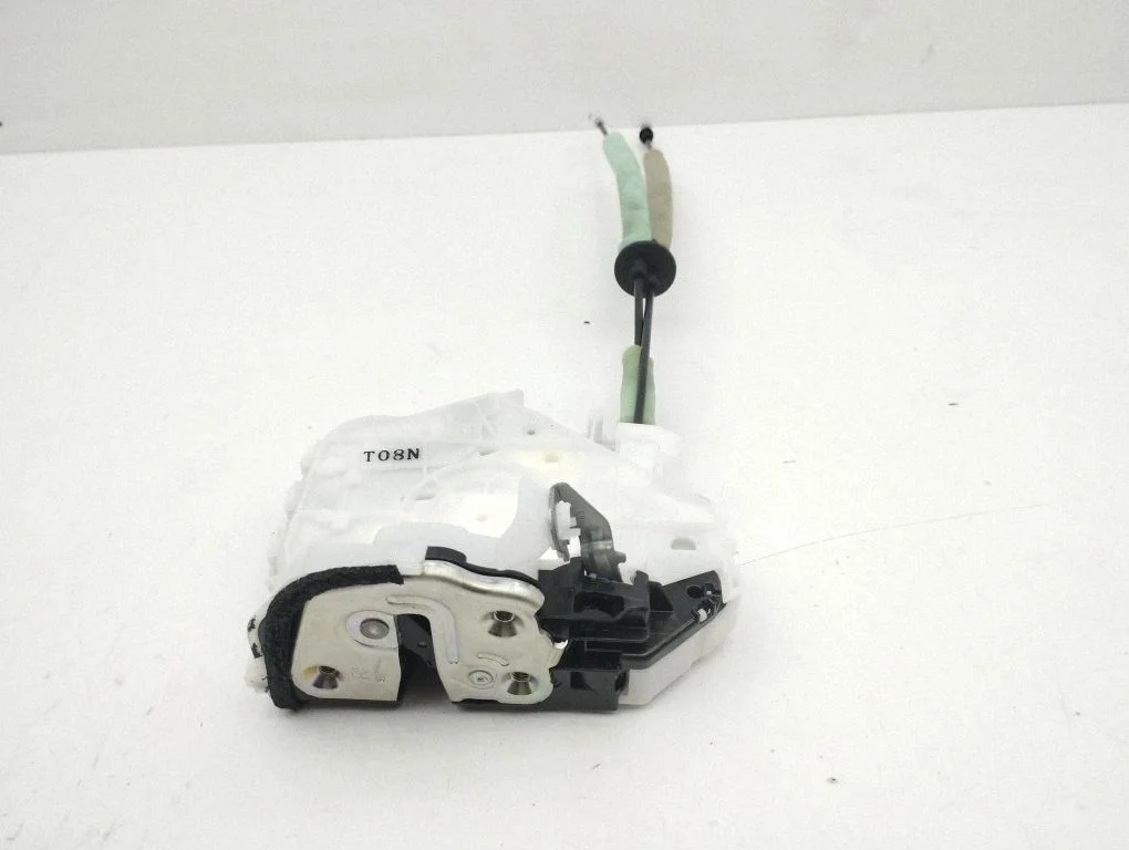 Rear door lock MCB13B112