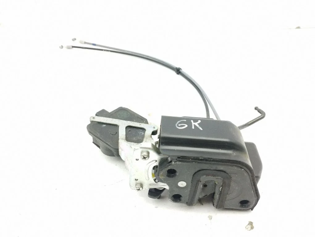 Rear door lock – left