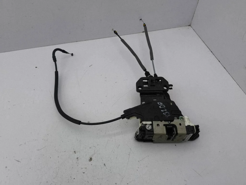 Rear door lock P04589918ADA