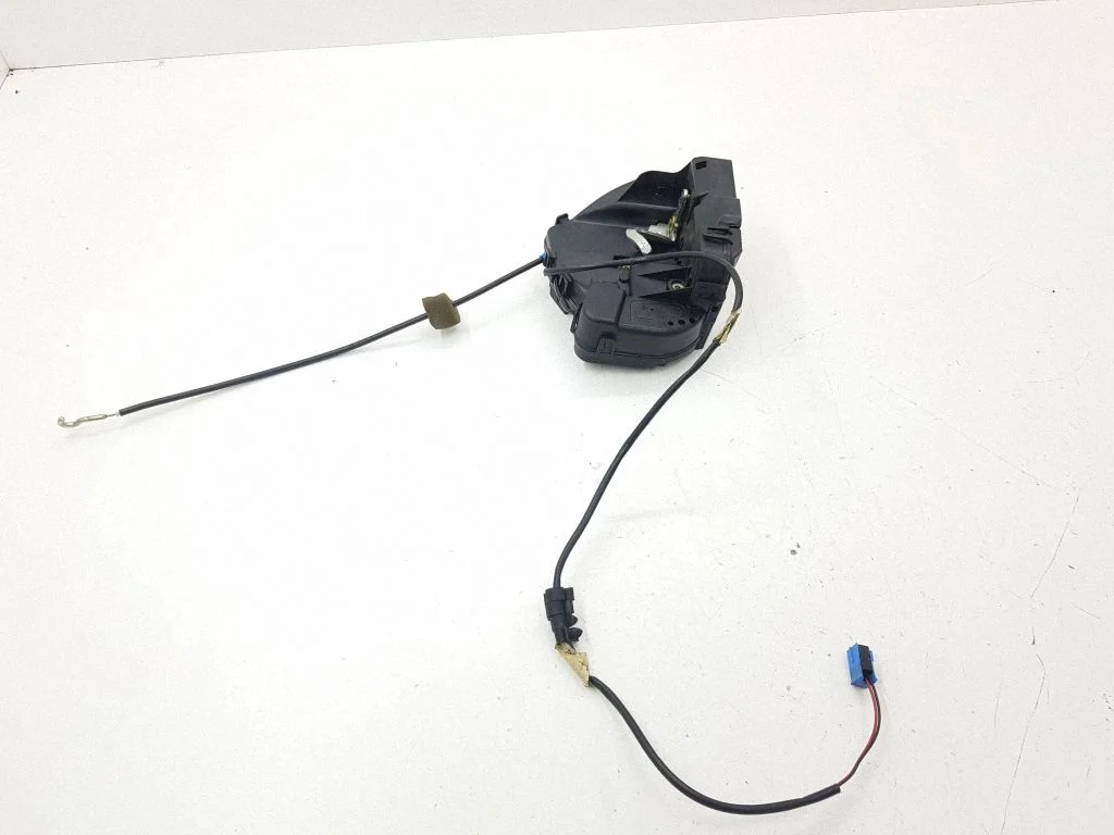 Rear door lock – left