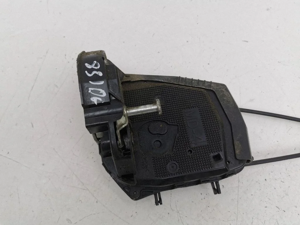 Rear door lock – right