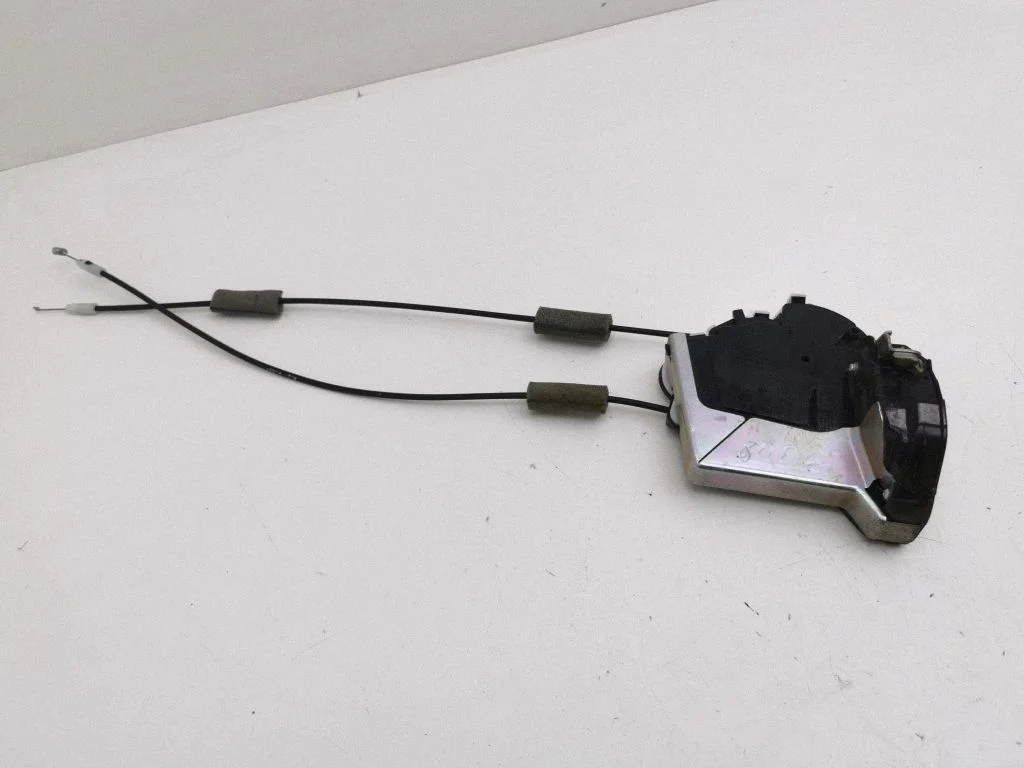 Rear door lock – right