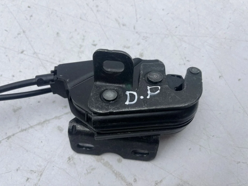 Aizmugurējo durvju slēdzene – BMW i3 (2013-)