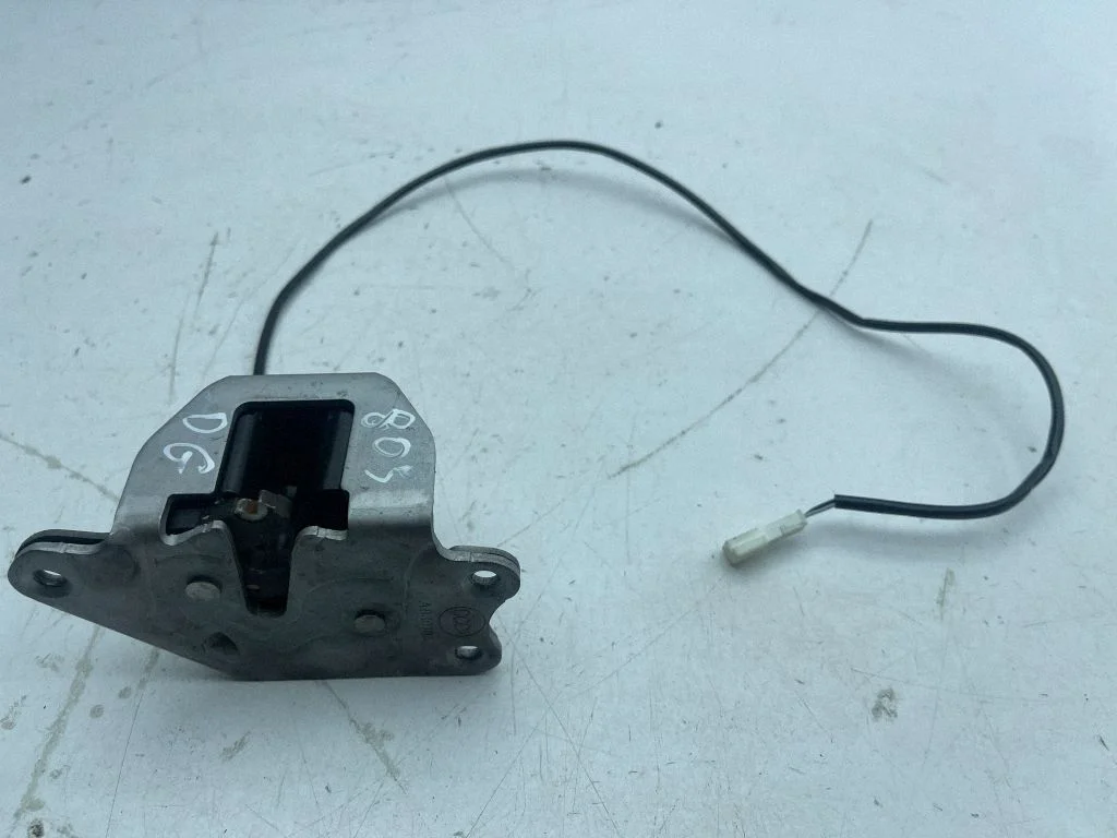 Aizmugurējo durvju slēdzene – BMW i3 (2013-)