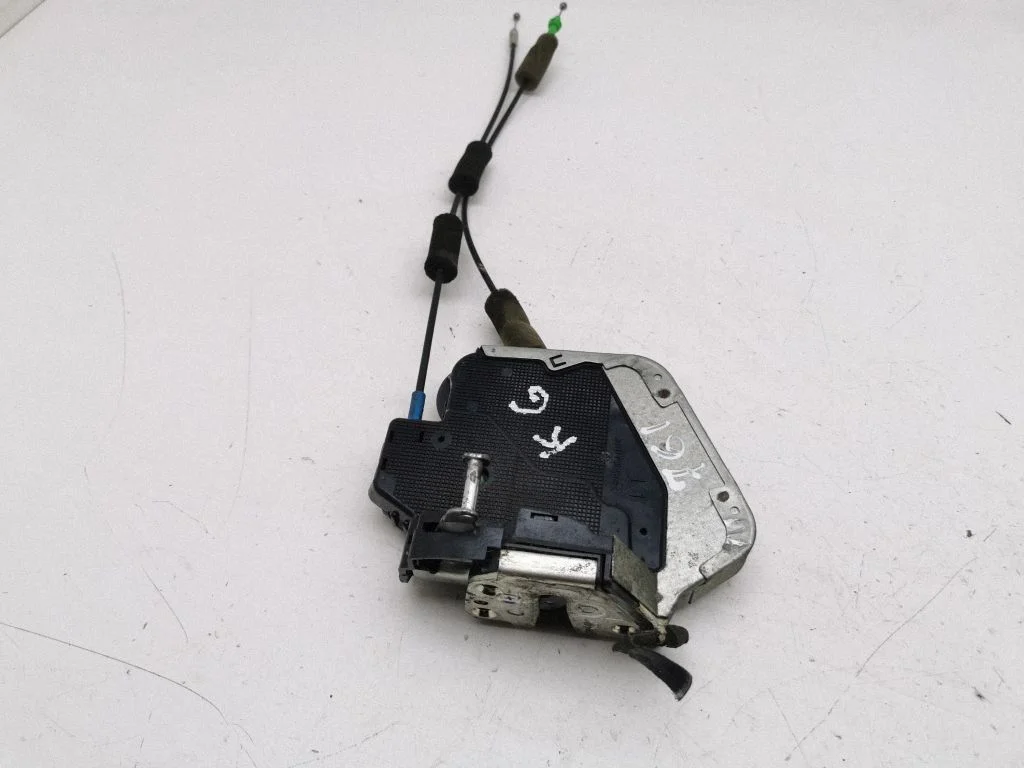 Rear door lock 6C2317
