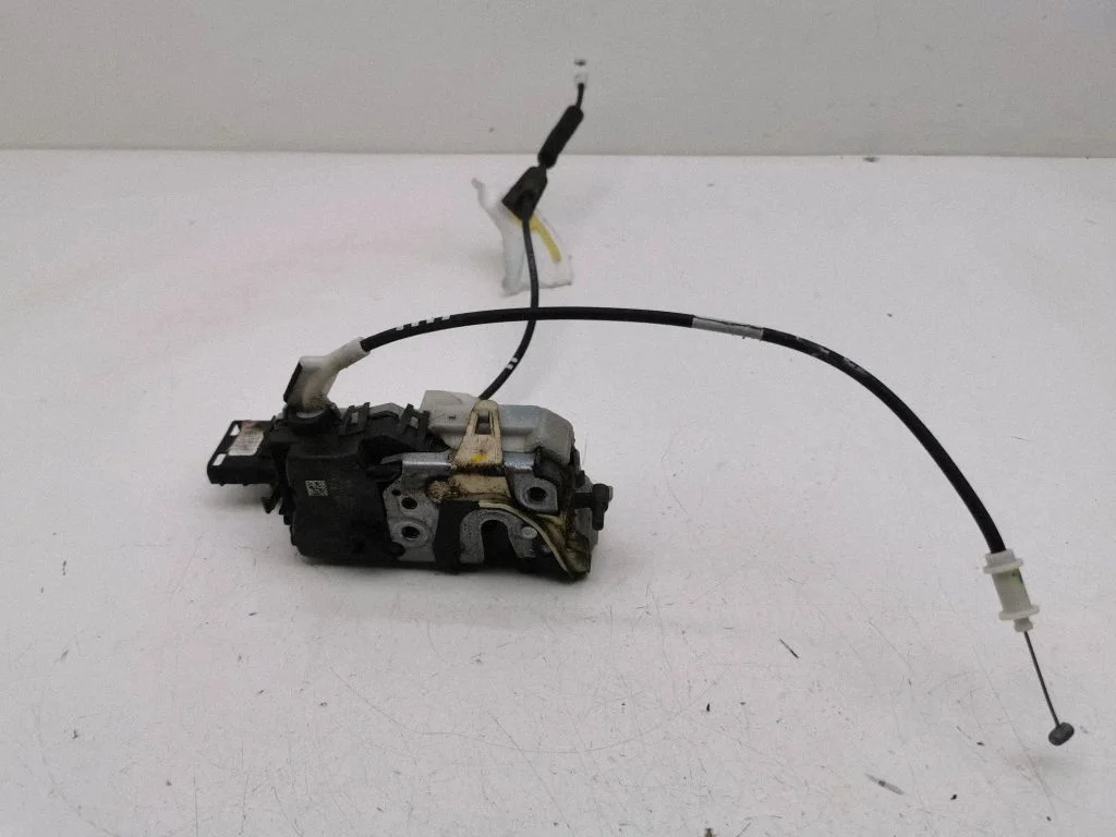 Rear door lock A025307121