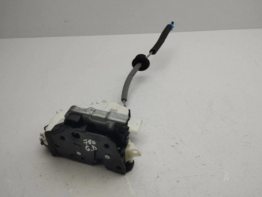 Rear door lock 8K0839016J
